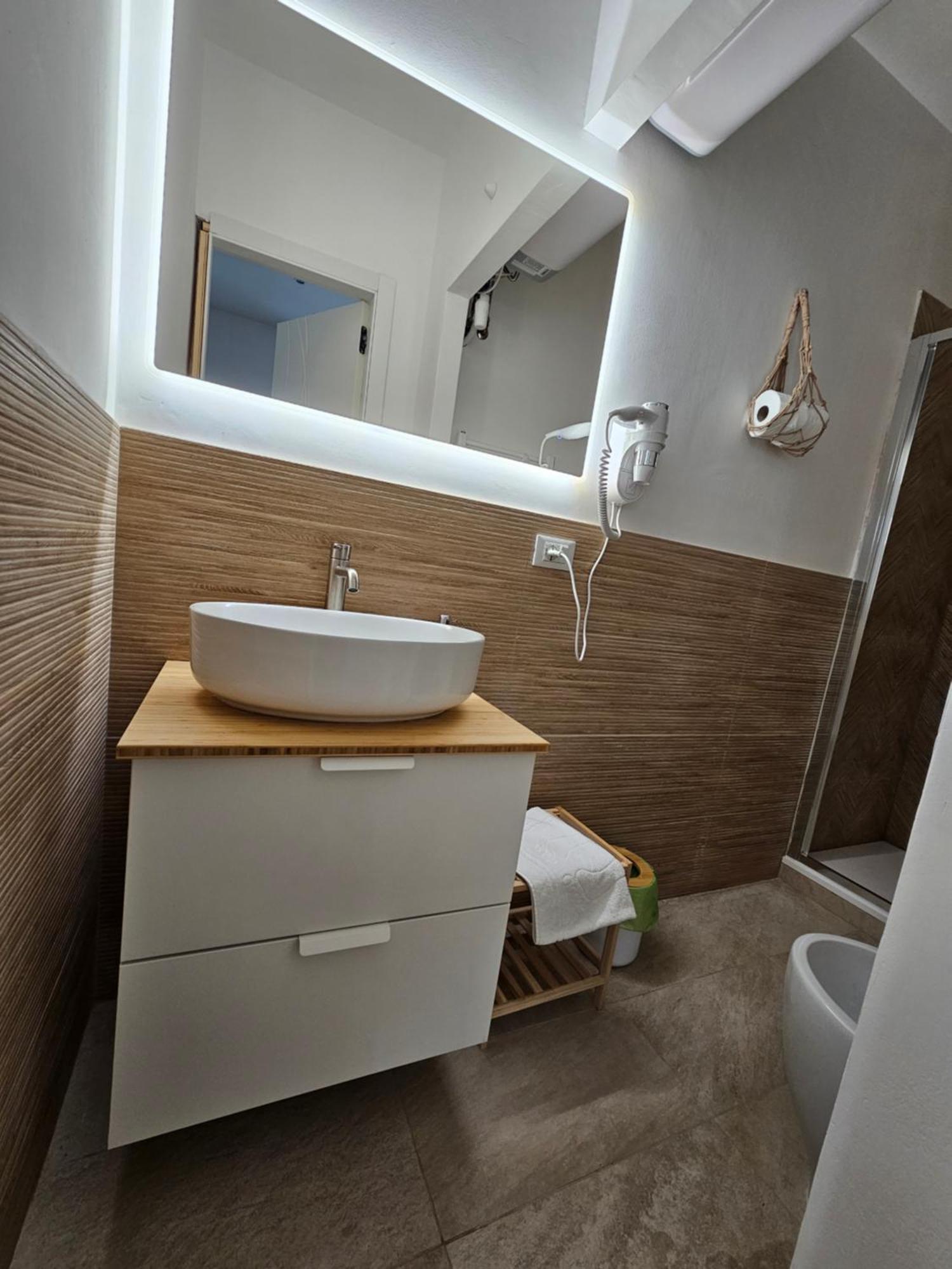 Ferienwohnung La Perla Di Ro Savona Exterior foto